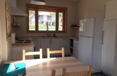 Kaslo Cottage | Private mountain view haven in the beautiful West Kootenays