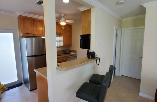 Hillsboro Beach Villa | Private Ocean Side Resort - Beach/Pool/Golf putting green/Waterway ICWW