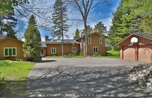 Lac du Flambeau House | Private on Chain O’Lakes! Huge Kitchen, 2 Living Spaces, Large Cousins Room!
