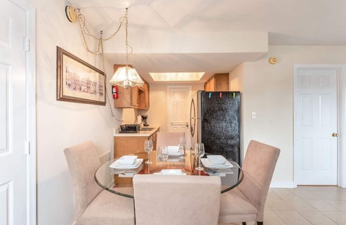 Old Town Fredericksburg Condo | Private One Bedroom Furnished Condo Sleeps 4 True Downtown Condo