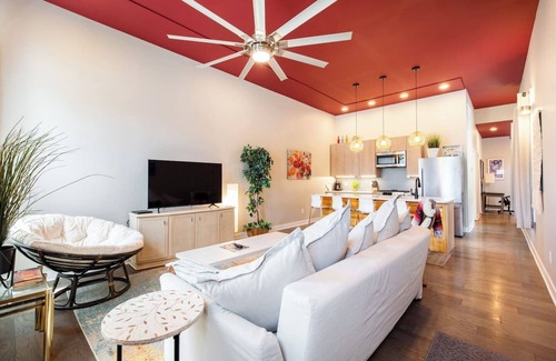 Germantown House | Private Parking in GTownWalk to Coffee,Shops,Bars!