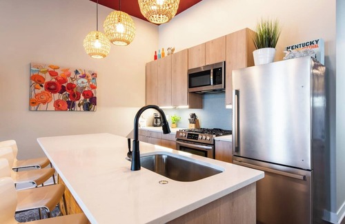 Germantown House | Private Parking in GTownWalk to Coffee,Shops,Bars!