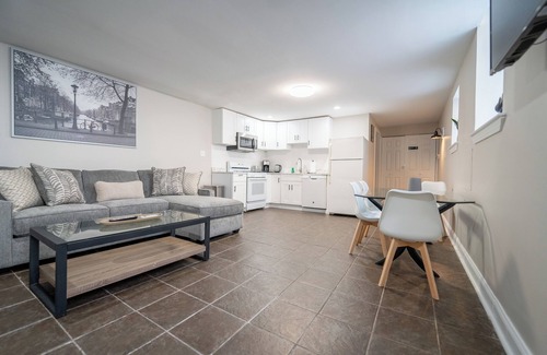 Fairmount Apartment | Private Parking+Prime Location-Amazing Apartment