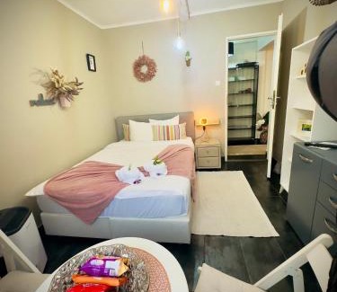Resita Apartment | Private Place to Stay self check in-nonstop- NETFLIX-WIFI
