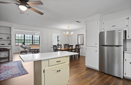 Hattiesburg House | Private pond, fishing, 2 bed 2 bath Retreat