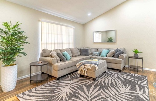 Windsor Mill House | Private Pool|Covered Lanai|2 Miles to Hudson Beach