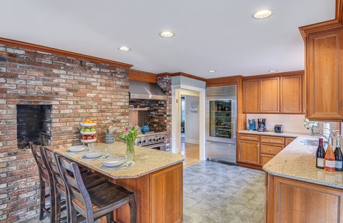 Teaticket House | Private Pool, Gym & Game Room: Falmouth Retreat!