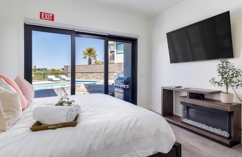 Hurricane House | Private Pool & Home, 16 Guest, EV Charger