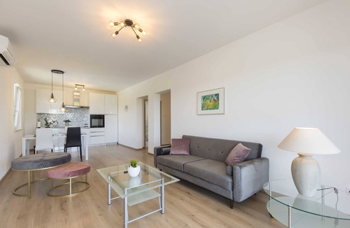 Ripenda Verbanci Apartment | Private Pool with Relaxing Nature View - Apt Mirna