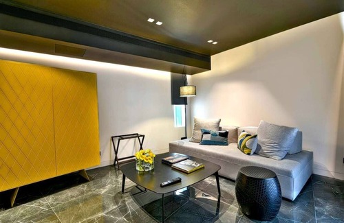 Monastiraki Apartment | Private Pool Luxury with Hammam & Jacuzzi | Nikiou Suites