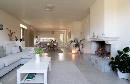 Carovigno Villa | Private pool, sleeps 6,fenced, yes pets, pine forest, pizza oven, 10 km Reserve