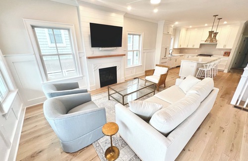 Gardens House | PRIVATE POOL🏊 — STUNNING Single-family, new construction - steps to the beach!