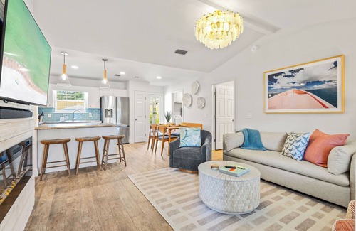 Riviera Beach House | Private pool + Walk to the Beach + Fast WiFi + 5 min to 30A-West End PCB