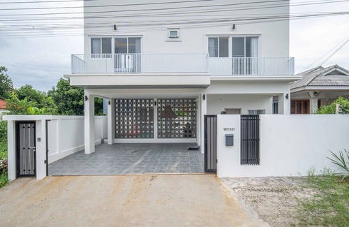 Chaiyasathan House | Private Pool Villa 5 Bedroom - La Lune Chiang Mai