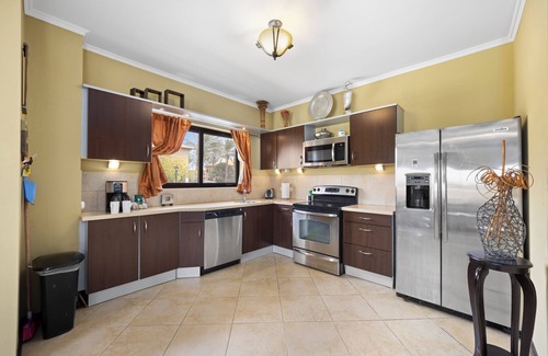 Gold Coast House | Private pool! *walking dist. to Aruba beaches*