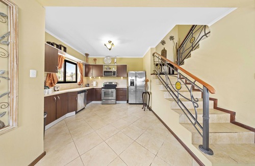 Gold Coast House | Private pool! *walking dist. to Aruba beaches*