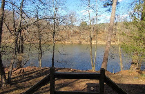 Everett RV Rental | Private, Quiet, Riverfront 3 bedroom Cottage at Woy Bridge Campground & Cabins