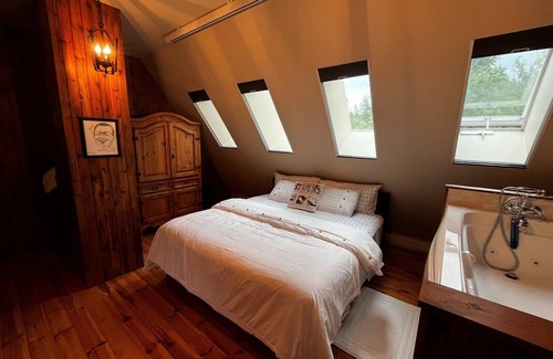 Lac-Saint-Charles Resort | Private room ∙ 2 guests