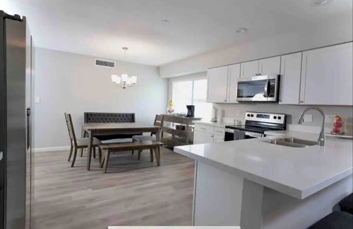 Mesa House | Private resort centrally located w/outdoor oasis.