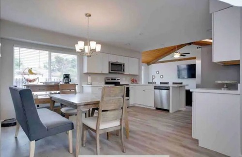 Mesa House | Private resort centrally located w/outdoor oasis.