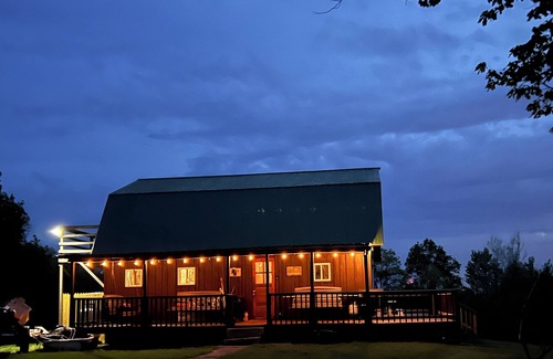 Newport Cabin | PRIVATE RETREAT- 2br cabin on 40 acres surrounded by Wayne National Forest