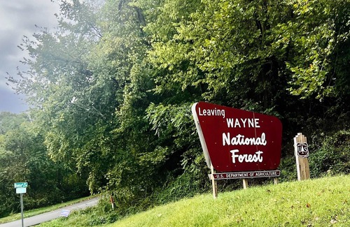 Newport Cabin | PRIVATE RETREAT- 2br cabin on 40 acres surrounded by Wayne National Forest