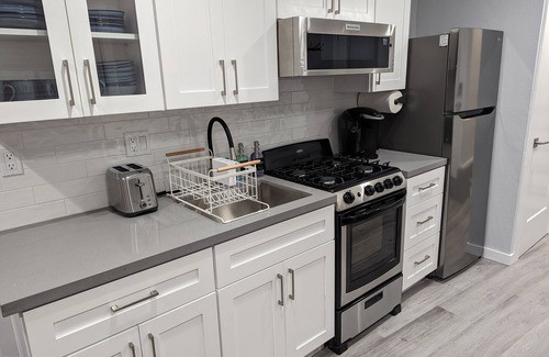 Baywood - Aragon Apartment | Private retreat in the heart of Silicon Valley