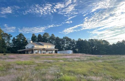 Summerville House | Private Retreat! Pool, Hot Tub, Awesome Views, Washer & Dryer, Wi-Fi, Near Rome, GA