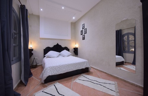 Hivernage House | Private RIAD with heated pool, Jacuzzi and hotel service. 5 suites