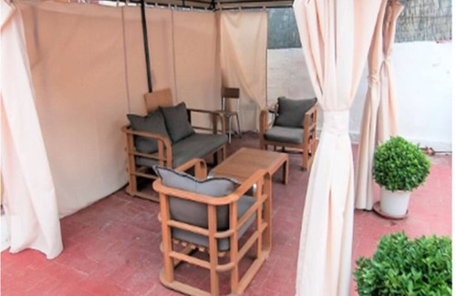La Maternitat i Sant Ramon Apartment | Private room (1) near the University with large terrace of 150 m2.