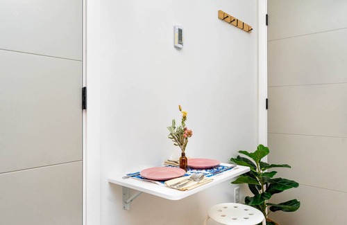 West Seattle Junction Resort | Private room ∙ 2 guests
