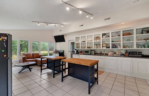 Southern Pines House | Private Room & Bathroom in Southern Pines with WiFi, AC