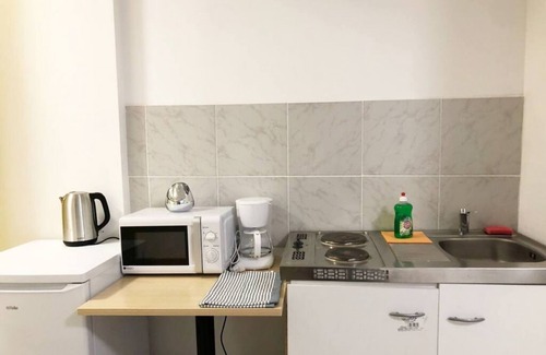 Favoriten Apartment | Private Room for 4 Near Hauptbahnhof, Vienna