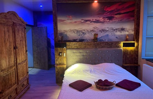 Raddon-et-Chapendu House | Private room