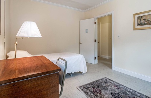 Lancaster House | Private Room in Grand Estate w/ Separate Entrance