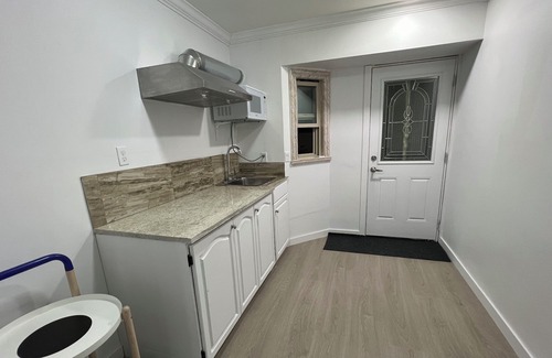 Steveston Apartment | Private room in home（1 bed + 1 bat + 1 kit）