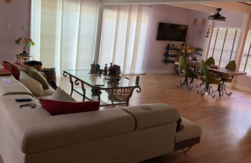 Tallahassee House | Private Room in Serene Lake House. Peaceful Stay with Nature Views, Near City.