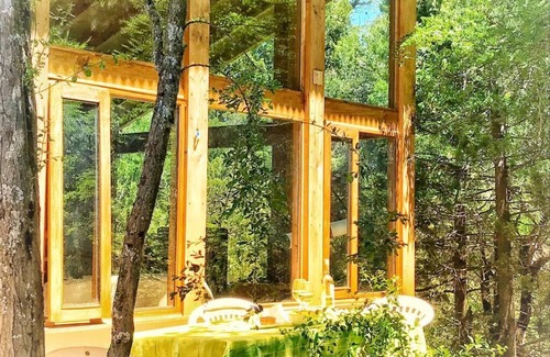 Lolog Bed & Breakfast | Private room on cabin, near water stream and river