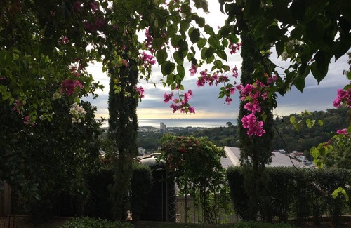 Port of Spain Resort | Private room ∙ 3 guests