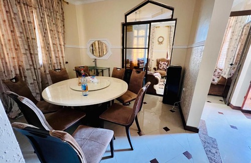 Chukwani House | Private Room with Garden Oasis