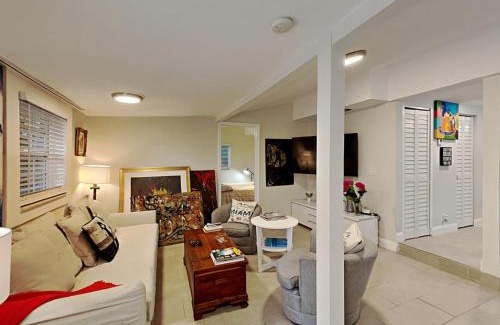 Little Haiti House | Private Rooms at Miami Centrally Located with free Parking