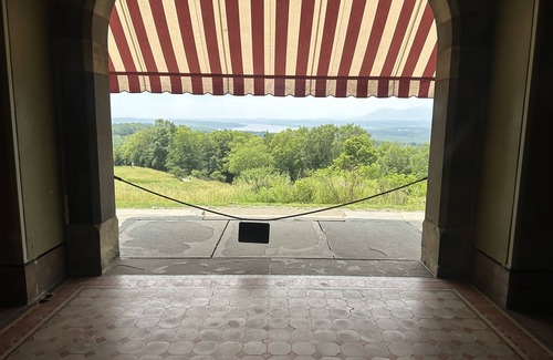 Athens House | Private safe lakefront cottage that offers kayaking, and tennis.
