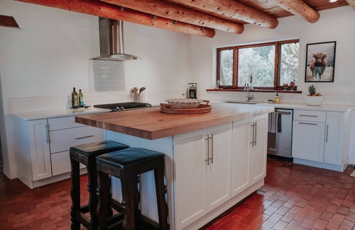 Taos House | Private + Scenic Adobe Gem Perfect Location for Ski + Town