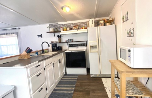 Lake City House | Private&Secluded Getaway, near I-75,town, parks,Springs. Glamping ,low key style