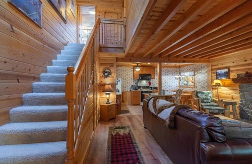 Kings Beach House | Private, Ski & Golf, Close to 4 Ski Areas, Allergy friendly, No pets please
