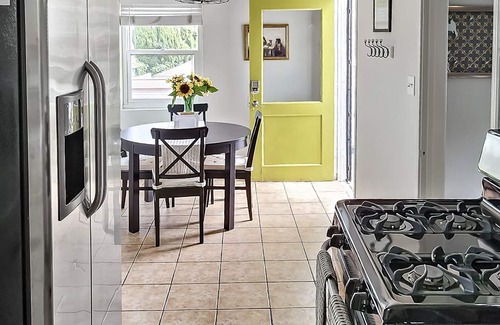 Palms Apartment | Private, Spacious Apartment with Sunny Patio