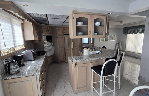 Highland House | Private Spacious Home - Central Location