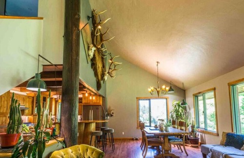 Slocan Park House | Private, Spacious Slocan Valley Home