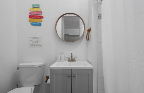 Sagrado Corazon Apartment | Private Spanish-Balcony Studio in Santurce MM1