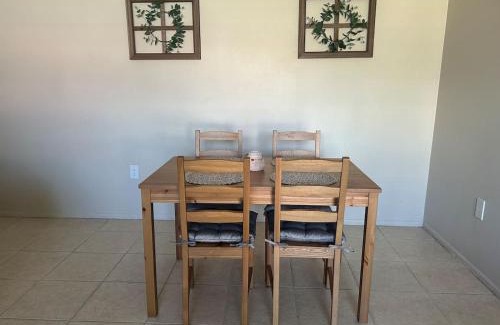Park East House | Private Stay Near Ed Smith Stadium-Great Location Rm4 Shared home